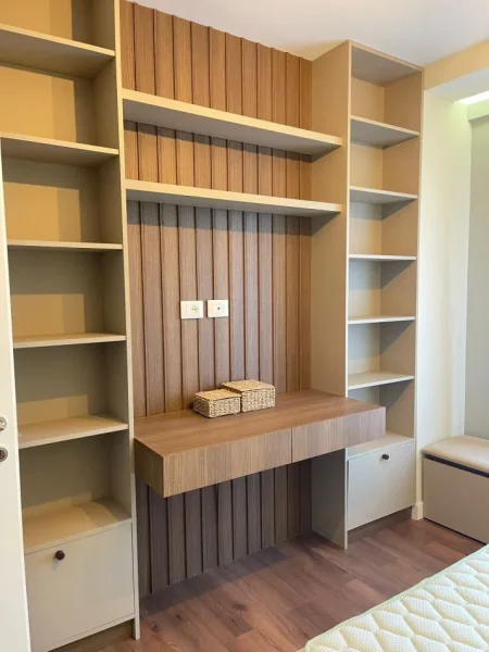 Tirane, jepet me qera apartament 2+1+Ballkon Kati 4, 75 m² 650 € (Xhamia)