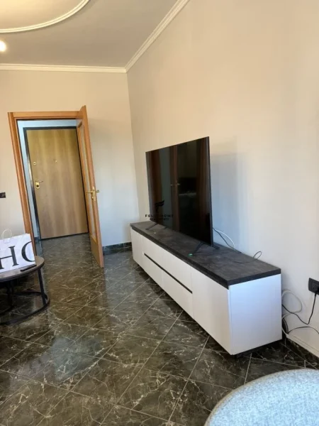 Tirane, jepet me qera apartament 2+1 Kati 6, 90 m² 750 € (RRUGA E ELBASANIT)