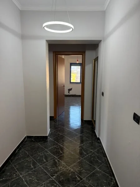 Tirane, jepet me qera apartament 2+1 Kati 6, 90 m² 750 € (RRUGA E ELBASANIT)