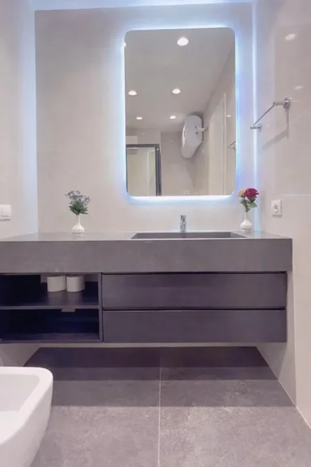 Tirane, jepet me qera apartament 1+1 , 75 m² 1.200 € (RRUGA E BARRIKADAVE)