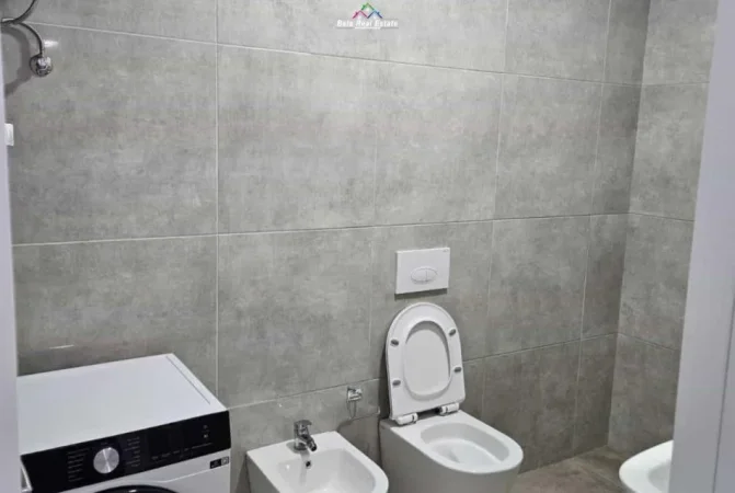 Tirane, jepet me qera apartament 1+1 Kati 3, 65 m² 470 € (Rruga Gryka e Kacanikut)