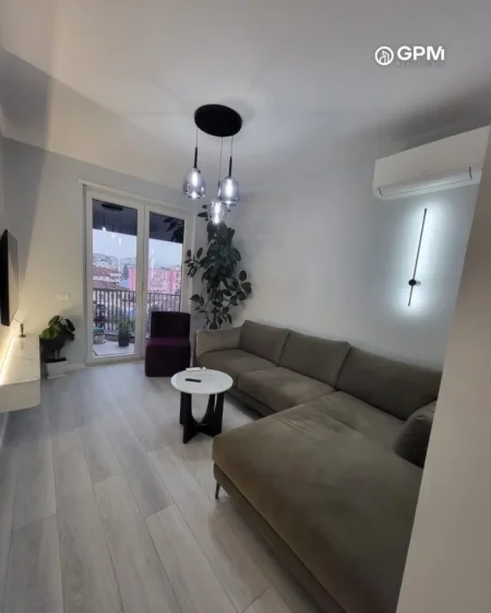 🏙 2+1 me qira – Qendër Tiranë | 9-Katëshet ,Kati 5, 83 m²