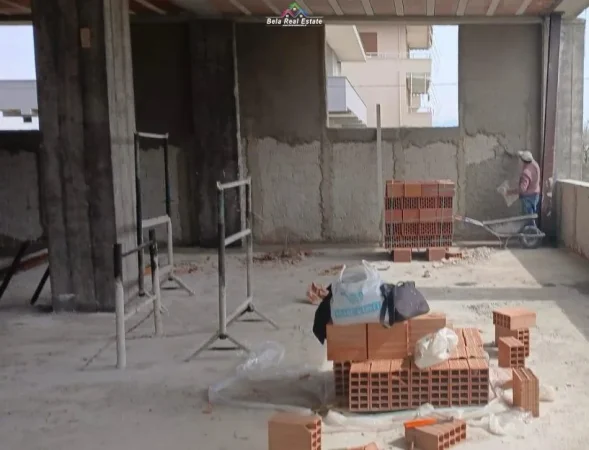 Durres, jepet me qera magazine Kati 1, 3.000 m² 2.500 € (Durres)