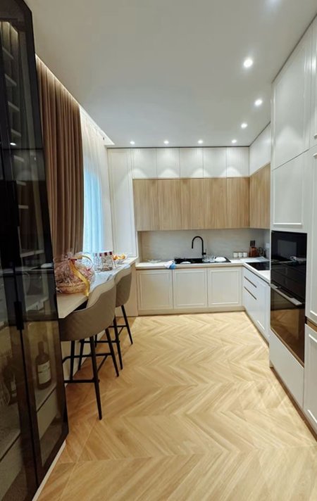 Jepet Vile luksoze me qera ne Farke  , 225 m² 3.800 € (Farke)