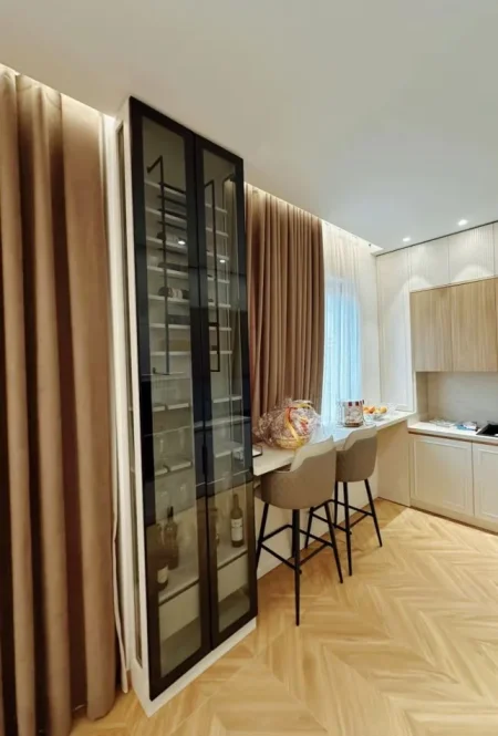 Jepet Vile luksoze me qera ne Farke  , 225 m² 3.000 € (Farke)