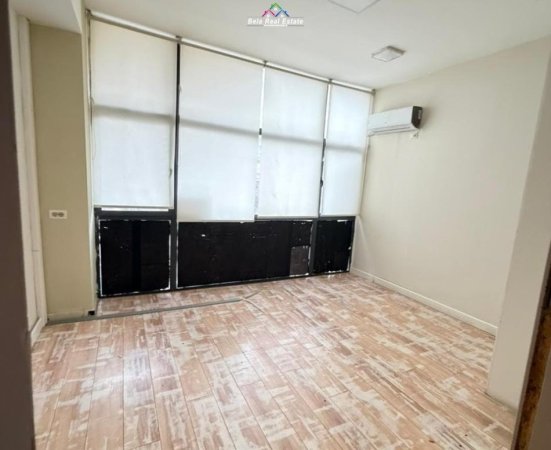 Tirane, jepet me qera zyre Kati 2, 200 m² 3.140 € (Rruga e Dibres)