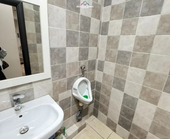 Tirane, jepet me qera zyre Kati 2, 200 m² 3.140 € (Rruga e Dibres)
