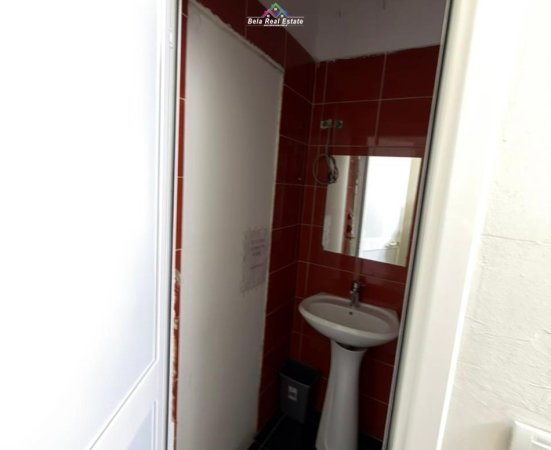 Tirane, jepet me qera zyre Kati 2, 200 m² 3.140 € (Rruga e Dibres)