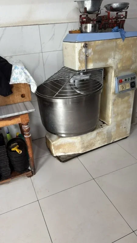 Shitet biznesi - Furre Buke Kamez