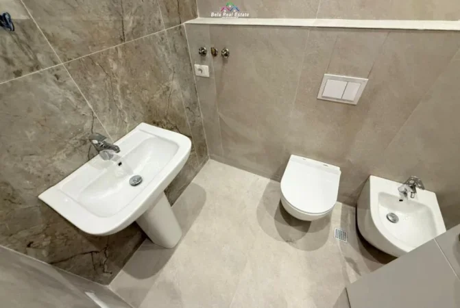 Tirane, jepet me qera apartament 2+1 Kati 6, 100 m² 900 € (Rrugga viktor eftimiu)