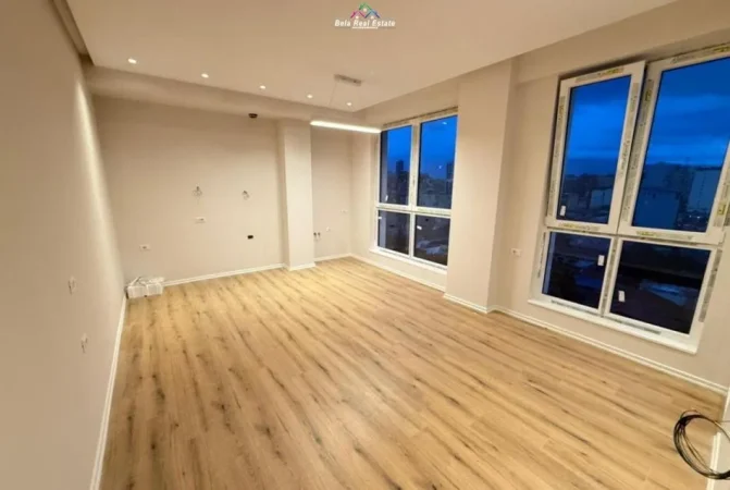 Tirane, jepet me qera zyre Kati 6, 60 m² 700 € (Rruga Viktor Eftimiu)