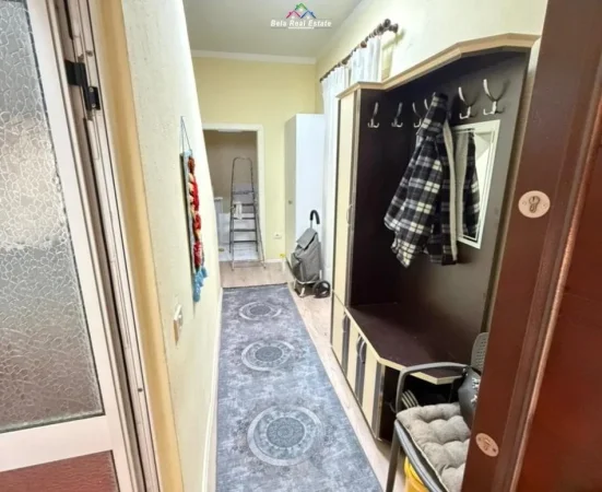 Tirane, jepet me qera Vile 2+1 Kati 2, 85 m² 620 € (Rruga Kongresi i Lushnjes)