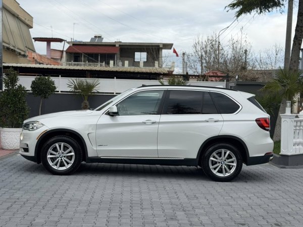 Fier, shes makine BMW X5-3.5i-3.0 BENZIN (PA TAKS LLUKSI)-X-DRIVER 2015-PANORAMA-13 EURO-NDERROHET-069 44 00 305 Benzin, e bardhë automatik Klima 126.000 km 13.000 €
