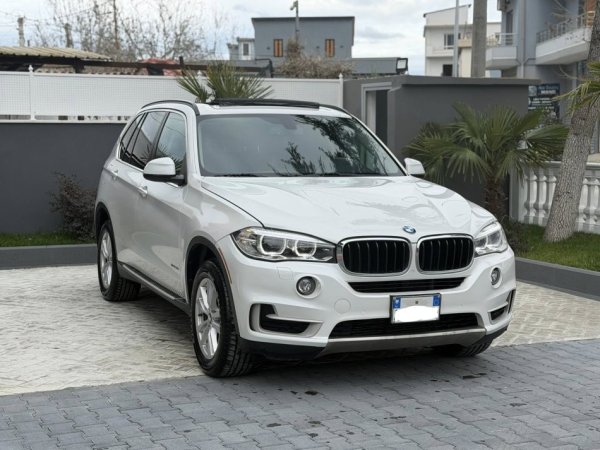 Fier, shes makine BMW X5-3.5i-3.0 BENZIN (PA TAKS LLUKSI)-X-DRIVER 2015-PANORAMA-13 EURO-NDERROHET-069 44 00 305 Benzin, e bardhë automatik Klima 126.000 km 13.000 €