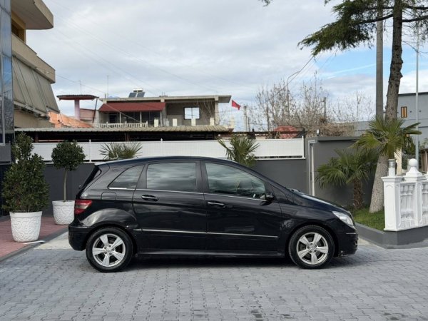 Fier, shes makine MERCEDES BENZ B180 CDI DIESEL-2007 MANUAL-LETRAT PAGUARA-2900 EURO-069 44 00 305 Nafte, e zeze manuale Kondicioner 250.000 km 2.900 €