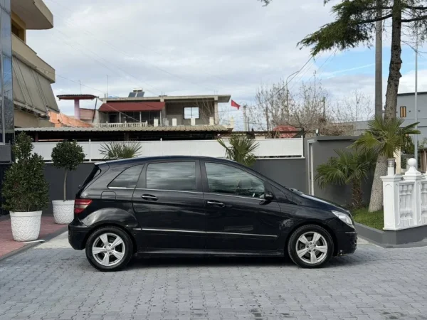 Fier, shes makine MERCEDES BENZ B180 CDI DIESEL-2007 MANUAL-LETRAT PAGUARA-2700 EURO-069 44 00 305 Nafte, e zeze manuale Kondicioner 250.000 km 2.900 €