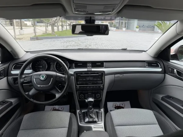 Fier, shes makine SKODA SUPERB-2.0 DIESEL TDI--2008-LUNGO AUTOMATIK-5700 EURO-069 44 00 305 Nafte, vishnje automatik Kondicioner 233.000 km 5.500 €