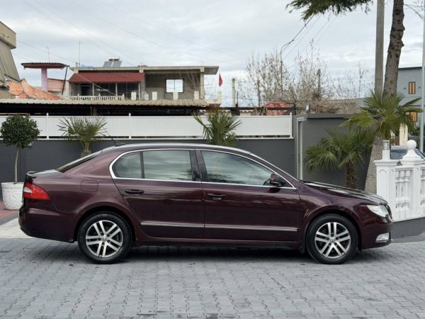 Fier, shes makine SKODA SUPERB-2.0 DIESEL TDI--2008-LUNGO AUTOMATIK-5700 EURO-069 44 00 305 Nafte, vishnje automatik Kondicioner 233.000 km 5.700 €