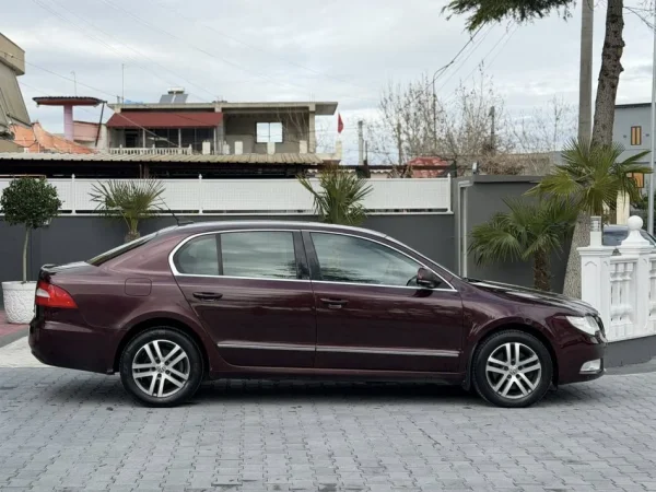 Fier, shes makine SKODA SUPERB-2.0 DIESEL TDI--2008-LUNGO AUTOMATIK-5700 EURO-069 44 00 305 Nafte, vishnje automatik Kondicioner 233.000 km 5.500 €