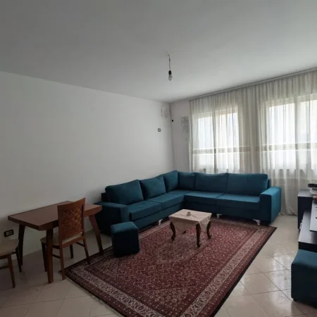 Tirane, jepet me qera apartament 1+1 Kati 5, 60 m² 400 € (vasil shanto)