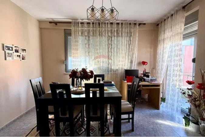 Tirane, shitet apartament 2+1+Ballkon , 111 m² 165.000 € (Rruga Ali Demi, Tiranë)
