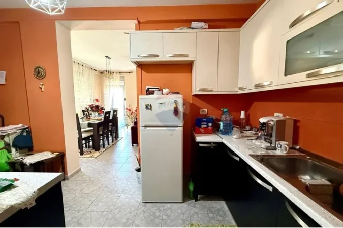 Tirane, shitet apartament 2+1+Ballkon , 111 m² 165.000 € (Rruga Ali Demi, Tiranë)