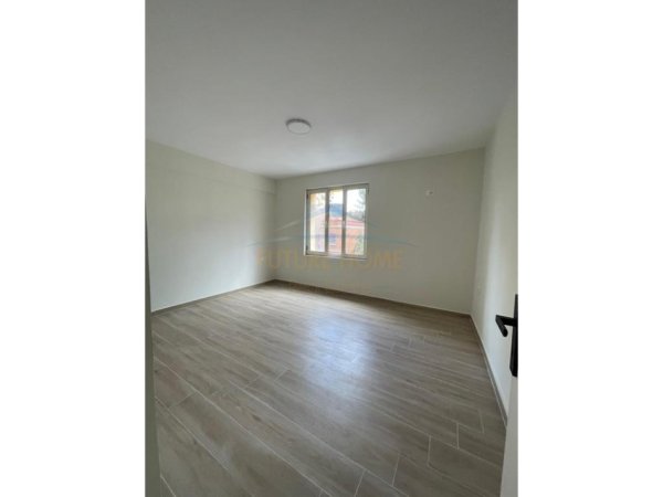 Tirane, jepet me qera ambjent biznesi Kati 3, 73 m² 800 € 