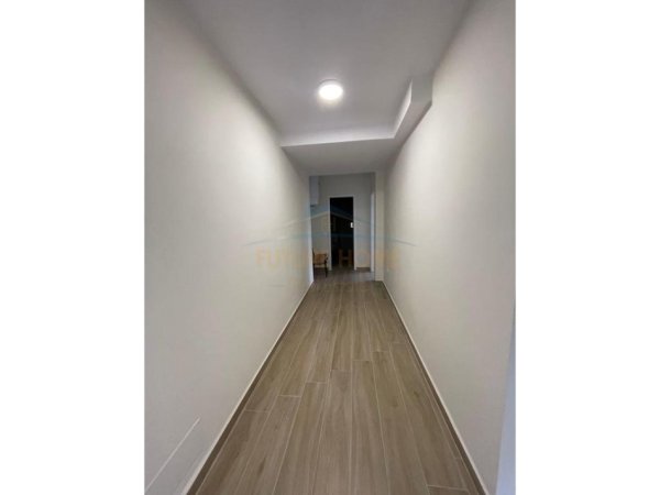 Tirane, jepet me qera ambjent biznesi Kati 3, 73 m² 800 € 