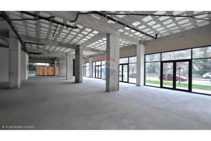 Vlore, jepet me qera ambjent biznesi Kati 0, 444 m² 4.000 € 