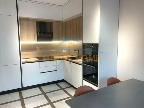 Tirane, jepet me qera apartament 1+1+Ballkon Kati 7, 73 m² 1.000 € 