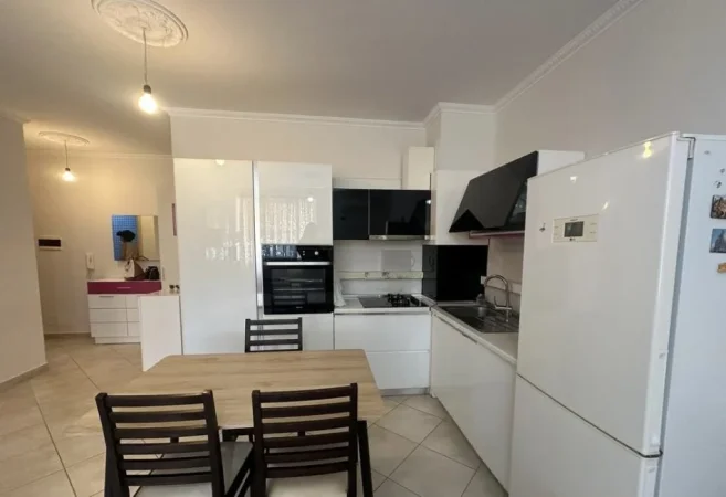 Tirane, shitet apartament 2+1+Ballkon Kati 4, 70 m² 130.000 € (rruga idriz dollaku)