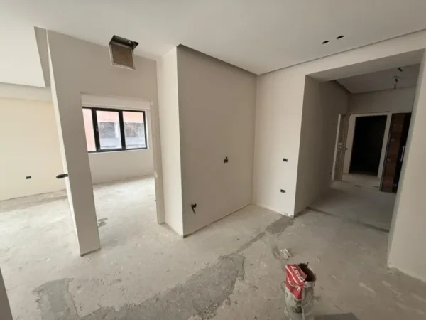 Tirane, shitet apartament 3+1 Kati 7, 152 m² 245.000 € (Astir)