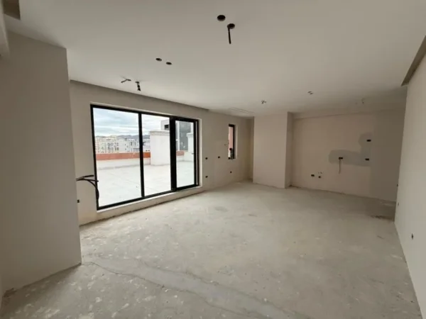 Tirane, shitet apartament 3+1 Kati 7, 152 m² 245.000 € (Astir)