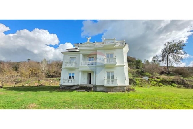 Tirane, shitet Vile 2 Katshe , 450 m² 650.000 € (Pezë, Tiranë)