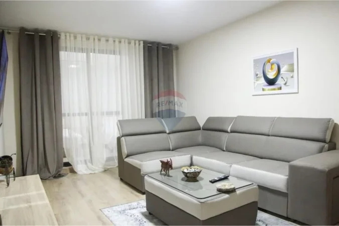 Tirane, jepet me qera apartament 2+1, 600 €