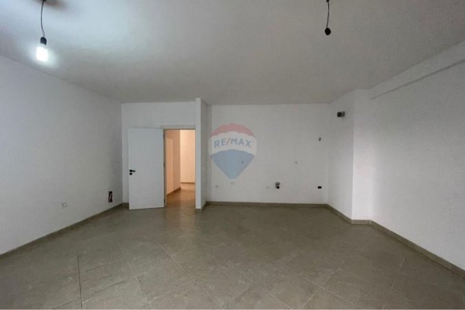 Tirane, shitet apartament 2+1+Ballkon , 119 m² (Blloku I Vilave, Tiranë)