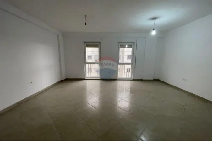 Tirane, shitet apartament 2+1+Ballkon , 119 m² (Blloku I Vilave, Tiranë)