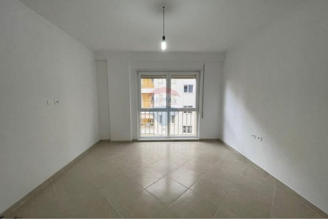 Tirane, shitet apartament 2+1+Ballkon , 119 m² (Blloku I Vilave, Tiranë)