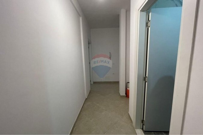 Tirane, shitet apartament 2+1+Ballkon , 119 m² (Blloku I Vilave, Tiranë)