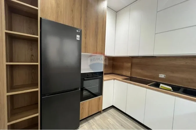 Apartament 2+1+Ballkon , 147 m² (Rruga Mine Peza Rruga Mine Peza, Tiranë)