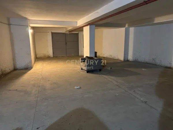Tirane, shitet Kati -2, 159 m² 135.000 € (Rruga e Barrikadave)
