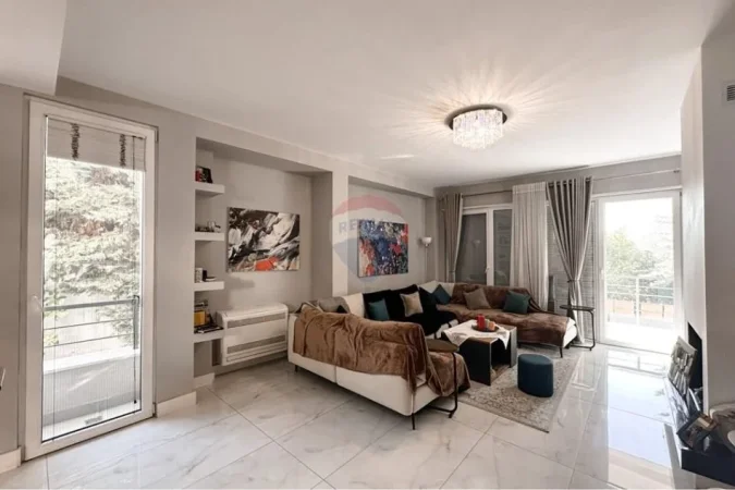 Tirane, jepet me qera Vile 3+1 , 390 m² 2.200 €
