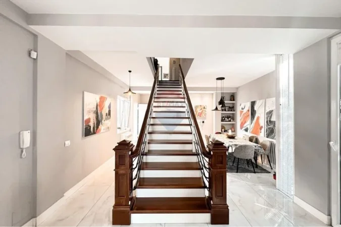 Tirane, jepet me qera Vile 3+1 , 390 m² 2.200 €