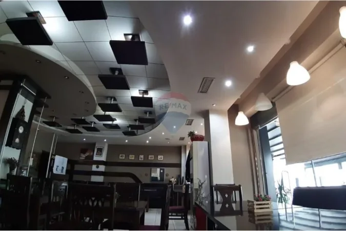 Tirane, shitet bar-kafe , 155 m² 371.500 € (Rruga Dritan Hoxha, Tiranë)