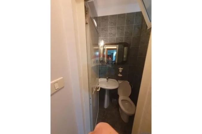 Tirane, jepet me qera apartament 2+1 , 100 m² 600 € 