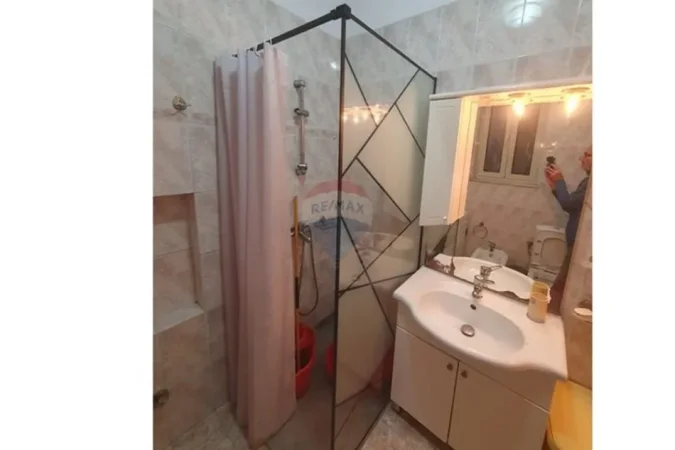 Tirane, jepet me qera apartament 2+1 , 100 m² 600 € 