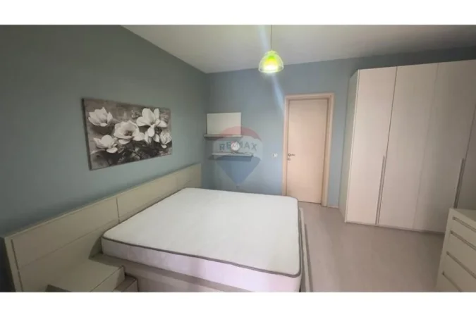 Tirane, jepet me qera apartament 2+1 , 105 m² 450 € 