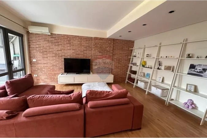Tirane, shitet 2+1+Ballkon , 112 m² 280.000 € (Selvia, Tiranë)