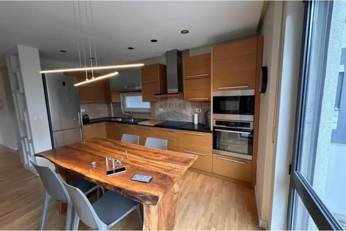 Tirane, shitet 2+1+Ballkon , 112 m² 280.000 € (Selvia, Tiranë)