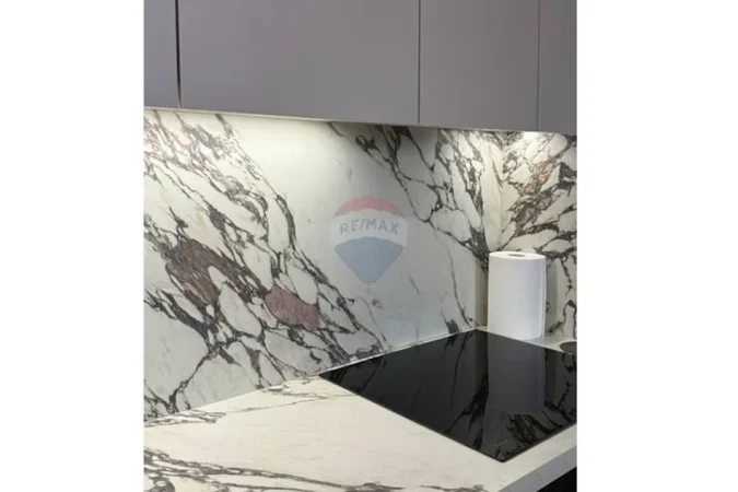 Tirane, jepet me qera apartament 2+1 , 74 m² 1.200 € 